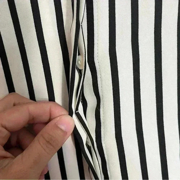 EXPRESS Portofino Black and white striped Women’s Button down | size X-Small - Picture 5 of 10